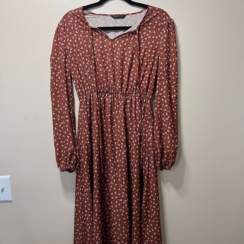 SHEIN Brown Long Sleeve Floral Dress